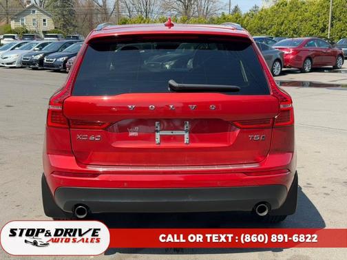 Fusion Red Metallic 2018 Volvo XC60 T5 Momentum