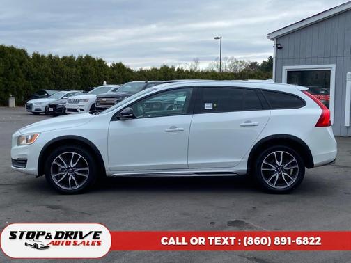 2016 Volvo V60 Cross Country T5