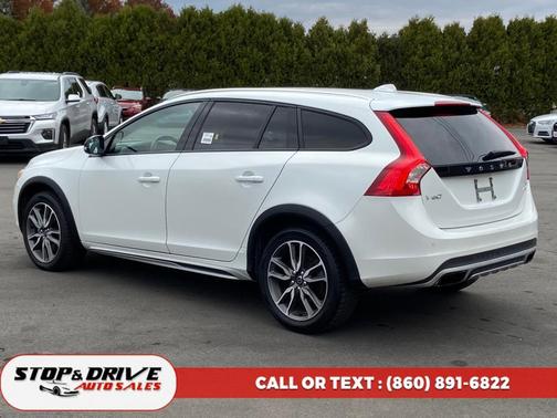 2016 Volvo V60 Cross Country T5