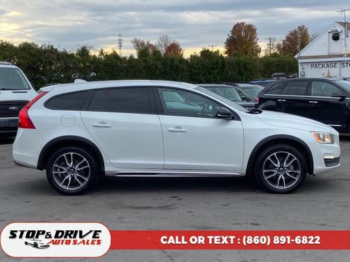 2016 Volvo V60 Cross Country T5