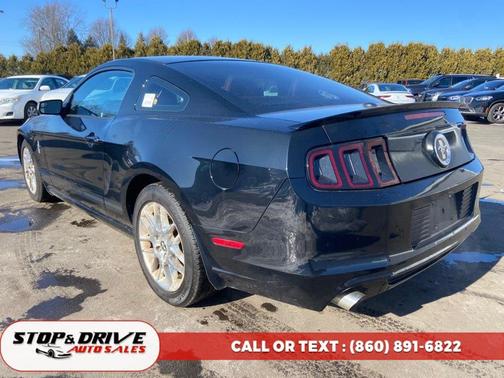 2013 Ford Mustang V6 Premium