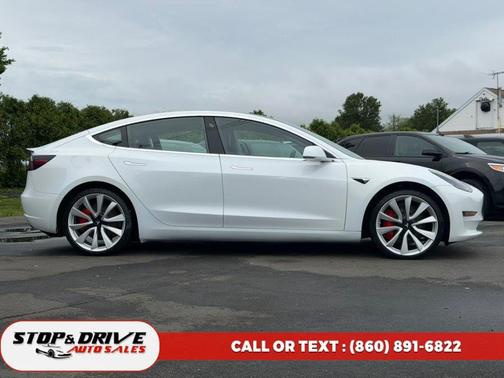 Pearl White Multi-Coat 2018 Tesla Model 3 Performance