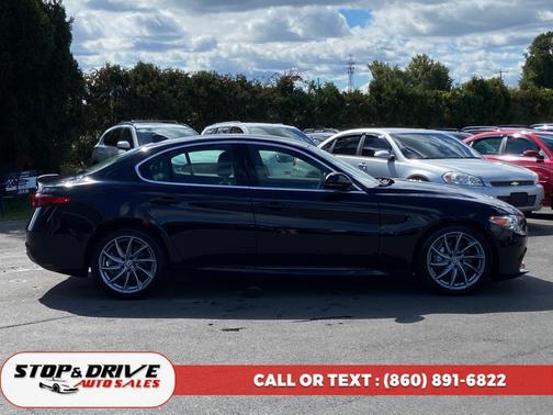 2018 Alfa Romeo Giulia Base