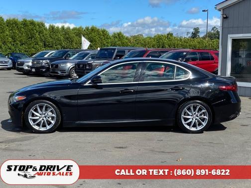 2018 Alfa Romeo Giulia Base