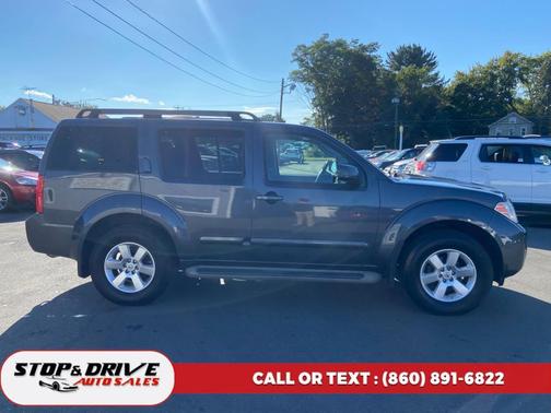 2012 Nissan Pathfinder LE