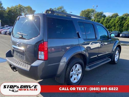 2012 Nissan Pathfinder LE