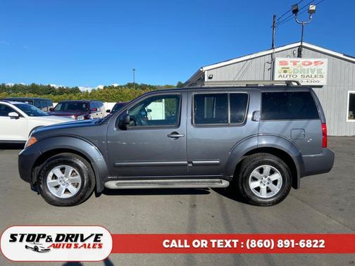 2012 Nissan Pathfinder LE