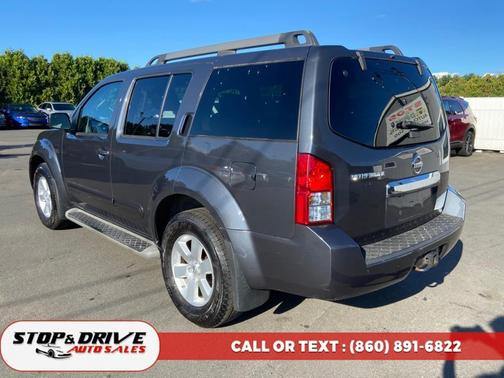 2012 Nissan Pathfinder LE