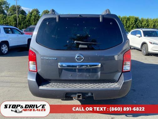 2012 Nissan Pathfinder LE