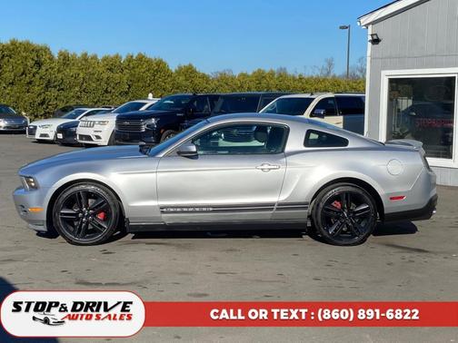 2012 Ford Mustang V6