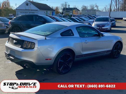 2012 Ford Mustang V6