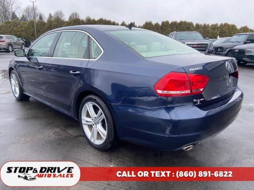 2014 Volkswagen Passat 1.8T Auto SE w/Sunroof & Nav