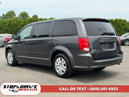 Granite Pearlcoat 2017 Dodge Grand Caravan SE