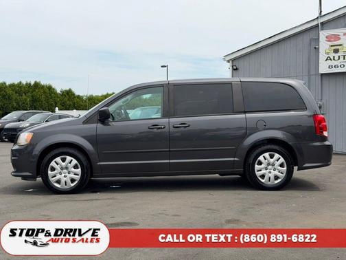 Granite Pearlcoat 2017 Dodge Grand Caravan SE