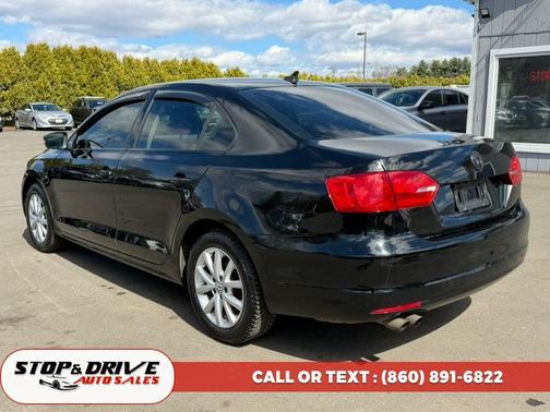 Black Uni 2014 Volkswagen Jetta Auto SE w/Connectivity