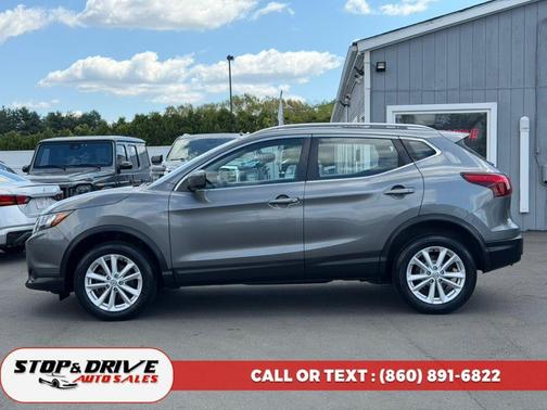 Gun Metallic 2018 Nissan Rogue Sport SV