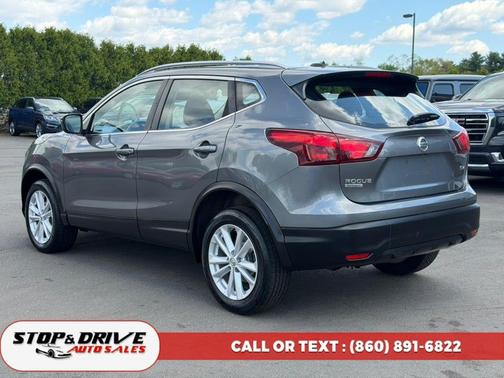 Gun Metallic 2018 Nissan Rogue Sport SV