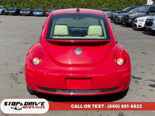 2008 Volkswagen New Beetle S