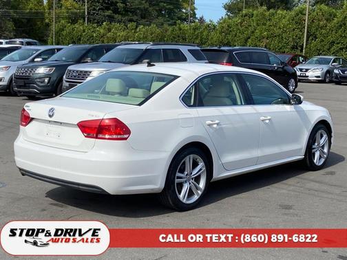2014 Volkswagen Passat 1.8T Auto SE w/Sunroof & Nav