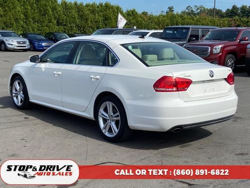 2014 Volkswagen Passat 1.8T Auto SE w/Sunroof & Nav