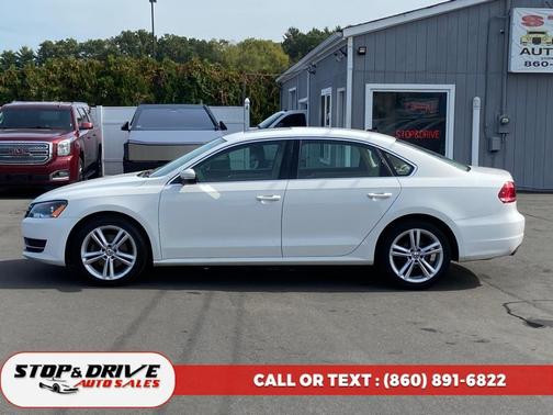 2014 Volkswagen Passat 1.8T Auto SE w/Sunroof & Nav