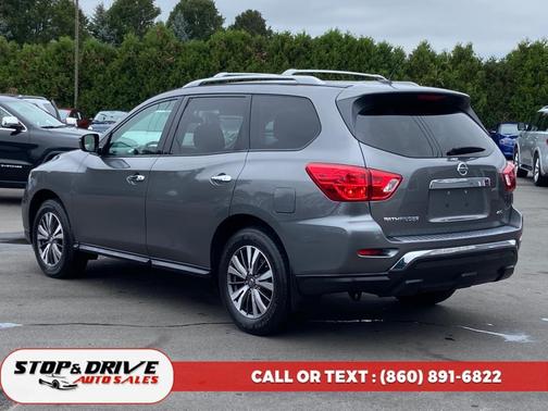 2017 Nissan Pathfinder SV