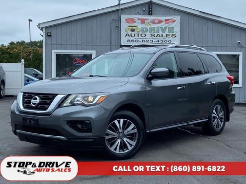 2017 Nissan Pathfinder SV
