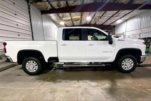 Summit White 2026 Chevrolet Silverado 2500 LT