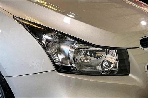 Champagne Silver 2016 Chevrolet Cruze Limited 1LT