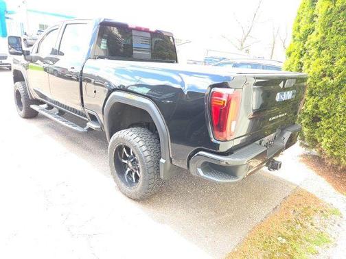 Black 2022 GMC Sierra 2500 Denali