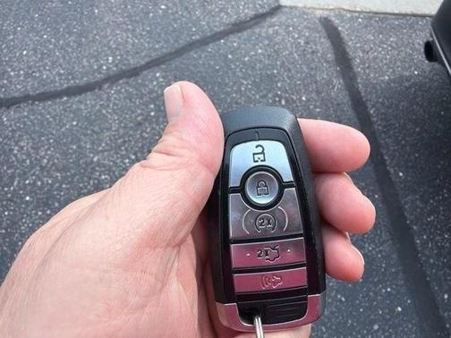 Magnetic 2018 Ford Edge SEL
