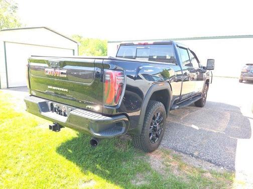 Onyx Black 2024 GMC Sierra 2500 AT4