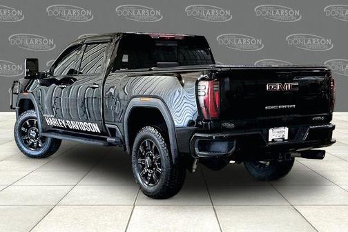 Onyx Black 2024 GMC Sierra 2500 AT4