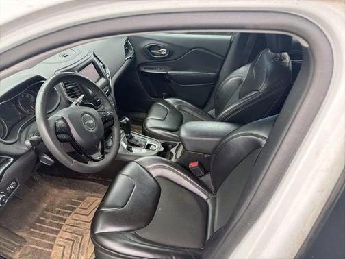 Bright White Clearcoat 2021 Jeep Cherokee Latitude Plus