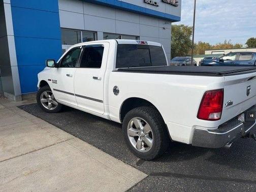 Bright White Clearcoat 2017 RAM 1500 Big Horn