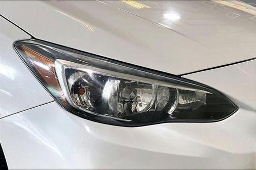 White 2018 Subaru Impreza 2.0i Sport