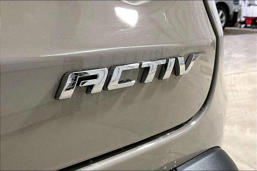 White Sand 2026 Chevrolet Trax ACTIV