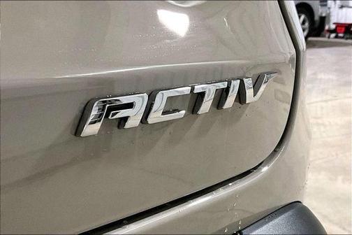 White Sand 2026 Chevrolet Trax ACTIV