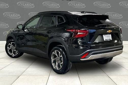 Mosaic Black Metallic 2026 Chevrolet Trax LT