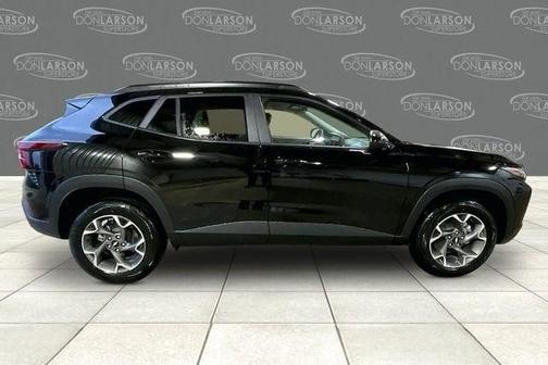 Mosaic Black Metallic 2026 Chevrolet Trax LT