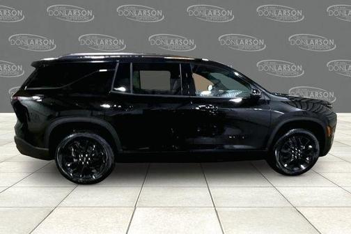 Mosaic Black Metallic 2026 Chevrolet Traverse LT