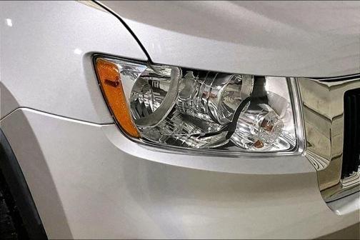 Bright Silver Clearcoat Metallic 2011 Jeep Grand Cherokee Laredo