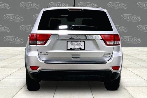 Bright Silver Clearcoat Metallic 2011 Jeep Grand Cherokee Laredo