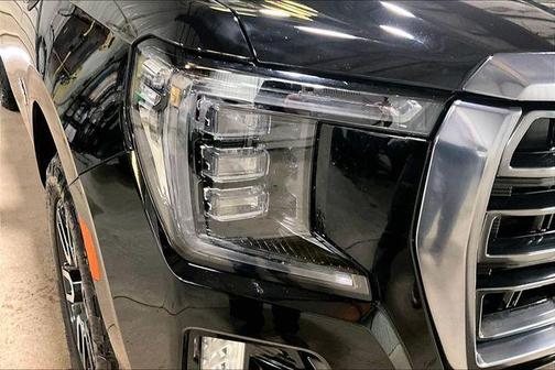 2022 GMC Yukon XL AT4