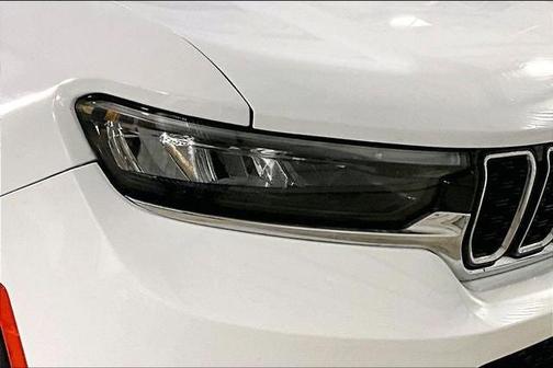 Bright White Clearcoat 2022 Jeep Grand Cherokee L Limited