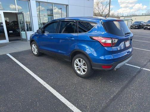 Lightning Blue Metallic 2017 Ford Escape SE