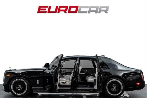 Grey 2024 Rolls-Royce Phantom