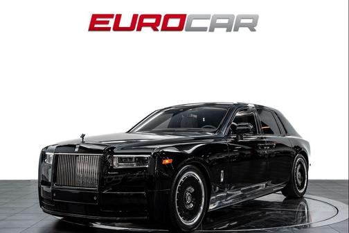 Grey 2024 Rolls-Royce Phantom