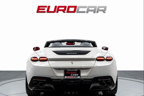 2025 Ferrari Roma Spider Base