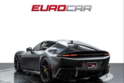 2025 Ferrari 12Cilindri Base